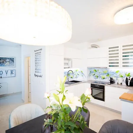 Tirkizni Val * 자다르